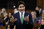 Le Premier ministre canadien Justin Trudeau s'exprime lors de la période des questions à la Chambre des communes sur la Colline du Parlement à Ottawa, Ontario, Canada, le 8 mars 2023. 