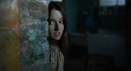 Kaitlyn Dever a une rencontre rapprochée du pire genre dans la bande-annonce de Personne ne vous sauvera