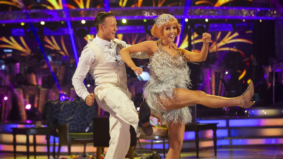 venez strictement danser en demi-finale avec Stacey Dooley et Kevin Clifton