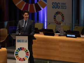 Le premier ministre Justin Trudeau prend la parole lors de la séance de clôture des objectifs de développement durable des Nations Unies, le mardi 19 septembre 2023, à New York.