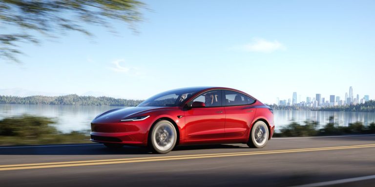 La Tesla Model 3 bénéficie d’une actualisation bienvenue avec de nouvelles fonctionnalités souhaitables