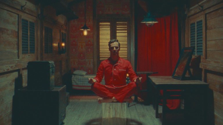 La merveilleuse histoire d'Henry Sugar Trailer présente Wes Anderson sous forme courte
