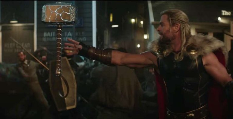 Le marteau Mjolnir de Thor avait presque un nom différent dans le premier film
