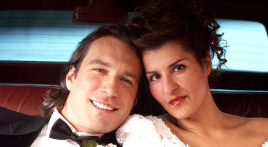 MY BIG FAT GREEK WEDDING, John Corbett, Nia Vardalos, 2002, (c) IFC Films/courtesy Everett Collection