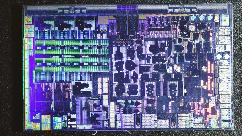 AMD Phoenix 2 APU die shot showing Zen4 and Zen 4c cores