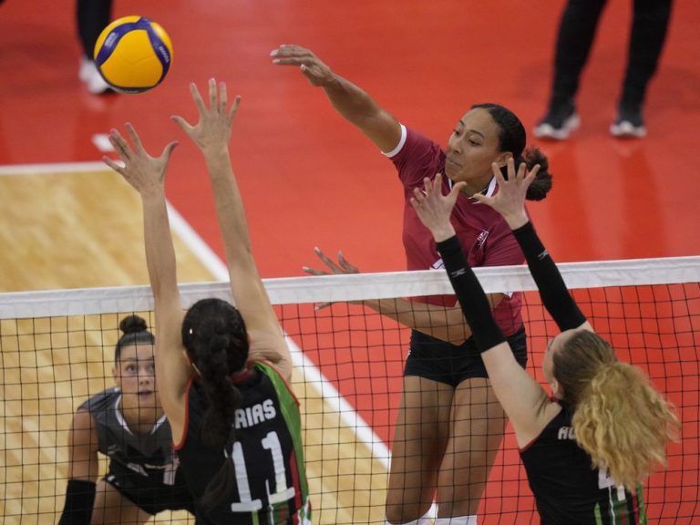 L’équipe canadienne féminine de volleyball bat la Tchéquie et doit maintenant attendre une éventuelle place à Paris