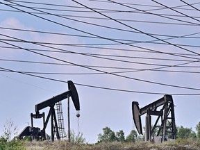 Des vérins de travail au champ pétrolifère de Montebello à Montebello, en Californie.