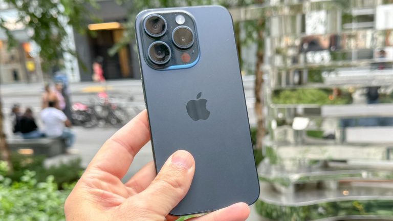 Les propriétaires d’iPhone 15 Pro signalent un défaut d’alignement entre l’écran et le cadre