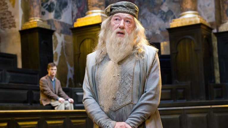 Michael Gambon, le Dumbledore des films et de la légende du cinéma Harry Potter, est décédé à 82 ans
