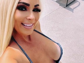 La mannequin australienne OnlyFans, Sarah Juree, a été licenciée de son poste d'enseignante à cause d'une agitation secondaire.  SARAHJUREE/INSTAGRAM