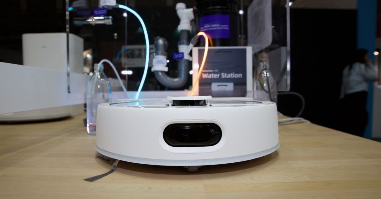 Pratique avec le robot aspirateur laveur SwitchBot S10