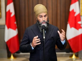 Le chef du NPD, Jagmeet Singh, s'adresse aux journalistes.