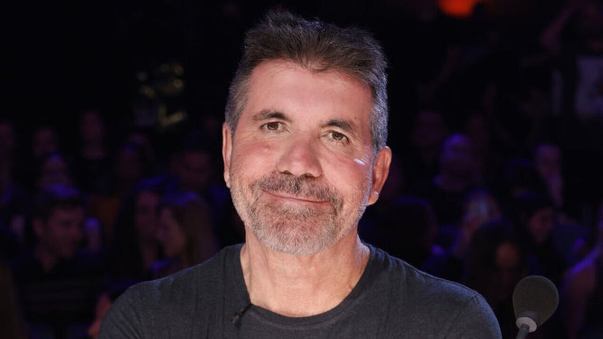 Taylor Swift ne jouera peut-être pas à la mi-temps du Super Bowl, mais Simon Cowell de l'AGT a une idée de qui devrait le faire
