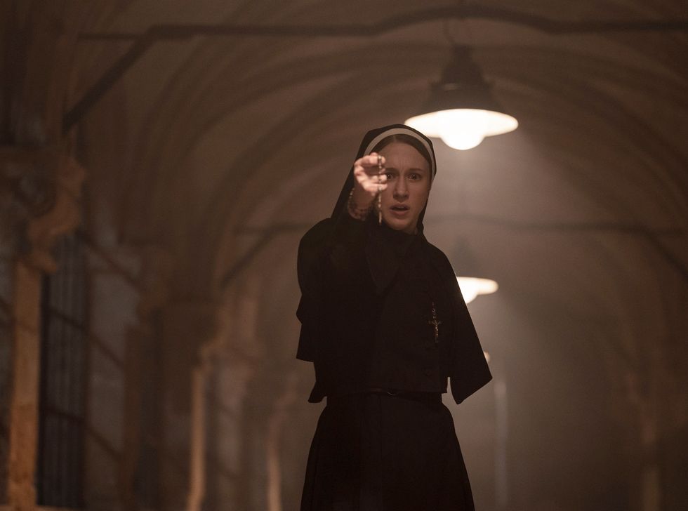 Taissa Farmiga dans la nonne 2