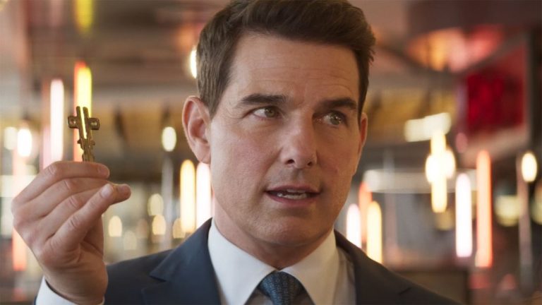 Tom Cruise parle de ne jamais dormir après sa mission : sa co-star d'Impossible admet ne l'avoir vu "inconscient" que deux fois en 17 ans
