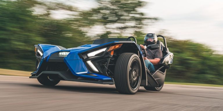 Trois roues et affaire avec le Polaris Slingshot SLR 2023