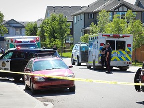 La police de Calgary enquête sur une fusillade mortelle survenue dans la communauté de Legacy le 14 juillet 2020.