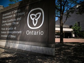 Le palais de justice d'Ottawa sur la rue Elgin.