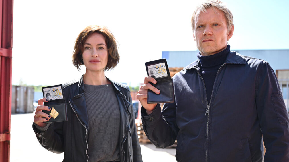 Maimie McCoy et Marc Warren dans 