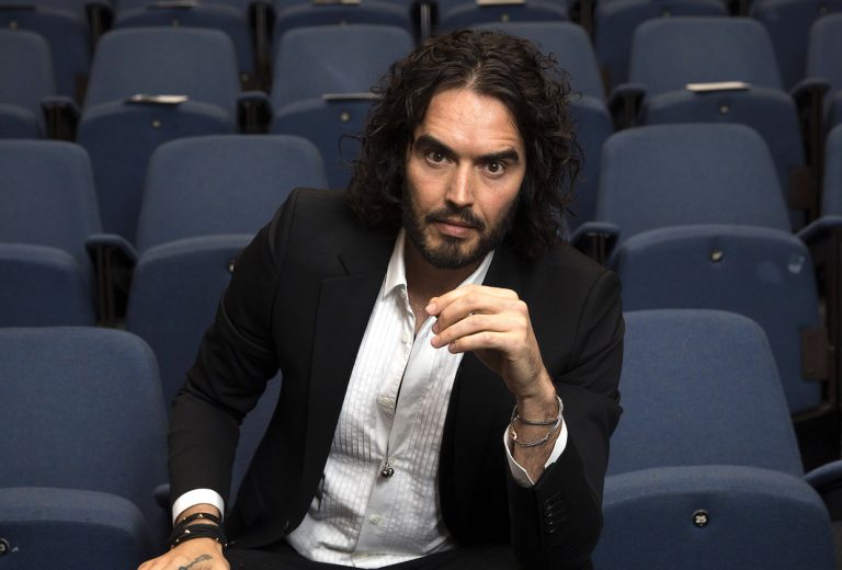 [VIDEO] Russell Brand accusé de viol et d’agression sexuelle dans une émission spéciale au Royaume-Uni – TVLine