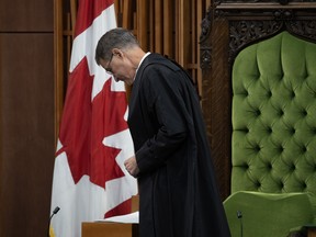 Le Président de la Chambre des communes Anthony Rota quitte son fauteuil après avoir annoncé qu'il quittera ses fonctions de président de la Chambre des communes à Ottawa.