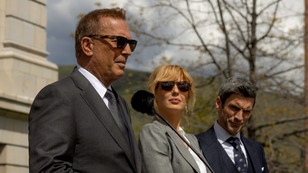 Kevin Costner, Kelly Reilly, and Wes Bentley in 