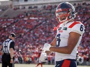 Le receveur des Alouettes Tyson Philpot célèbre son parcours contre les Stampeders à Calgary, le samedi 23 septembre 2023.