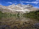 Parcs Canada affirme qu'une attaque d'ours dans le parc national Banff, en Alberta, a fait deux morts.  Le lac Hidden est aperçu dans le parc national Banff, le vendredi 1er septembre 2022.