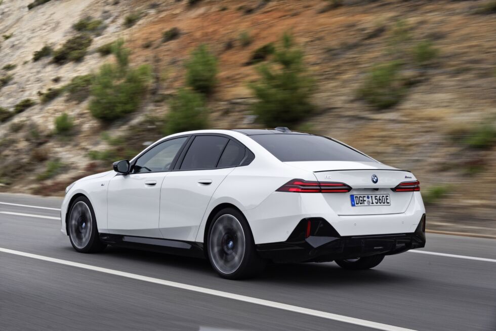 La nouvelle Série 5 est environ deux pour cent plus grande que la voiture qu’elle remplace.