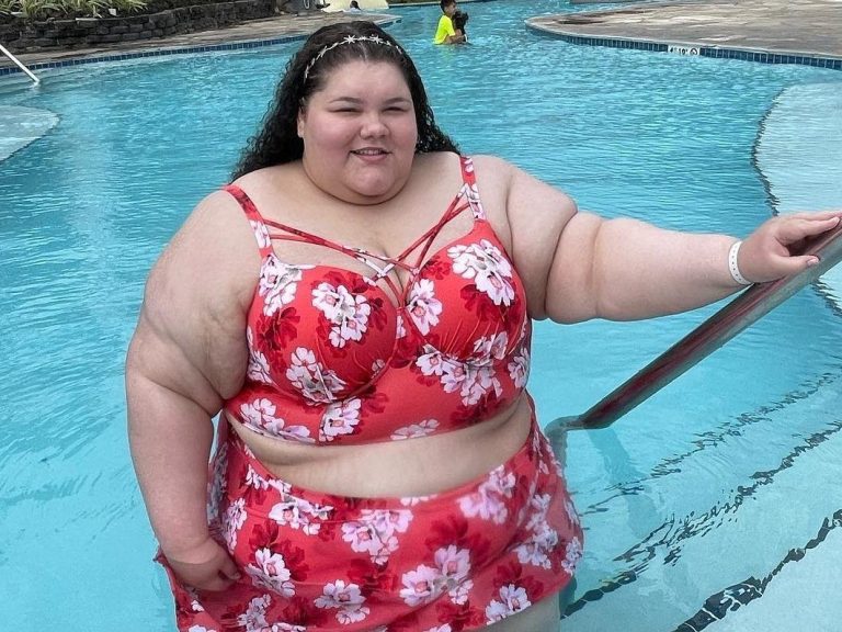 Une influenceuse grande taille qui souhaitait un siège supplémentaire sur les vols ajoute des couloirs d’hôtel plus larges à sa liste