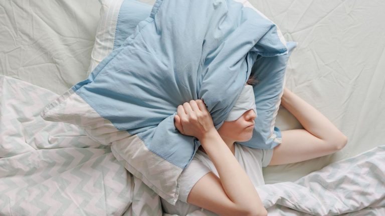 Une nouvelle étude révèle que les femmes ménopausées perdent 2,5 heures de sommeil par nuit