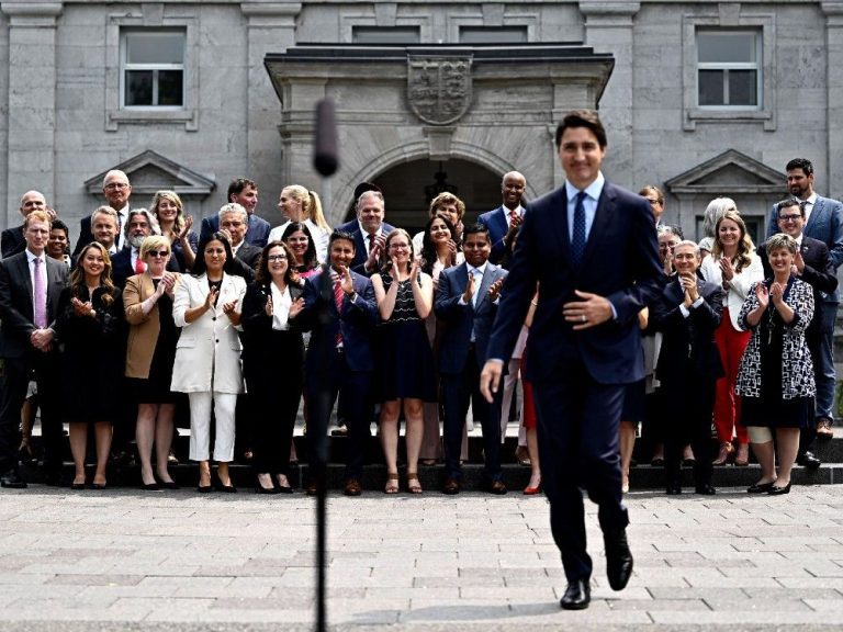 Deux mois après le remaniement ministériel de Trudeau, les ministres fédéraux n’ont toujours pas de lettre de mandat