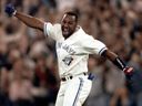 Joe Carter célèbre après que les Blue Jays ont remporté les World Series en 1993.