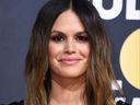 Rachel Bilson arrive à la 77e cérémonie annuelle des Golden Globe Awards, le 5 janvier 2020, à l'hôtel Beverly Hilton de Beverly Hills, en Californie.