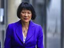 La mairesse élue de Toronto, Olivia Chow, arrive avant de s'adresser aux médias à l'extérieur de l'hôtel de ville de Toronto, en Ontario.  le mardi 27 juin 2023.