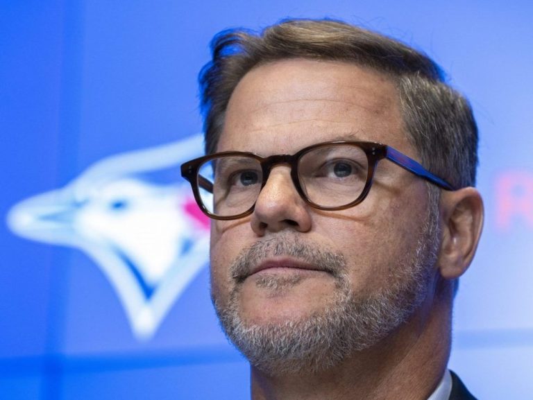 Le directeur général des Blue Jays, Ross Atkins, s’empresse de se distancier de la décision controversée lors de l’éviction des séries éliminatoires