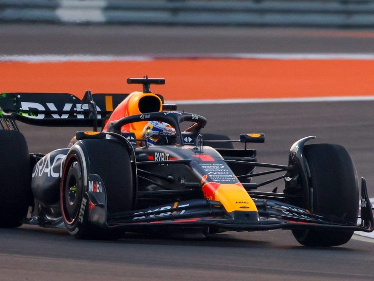 A la veille du titre en Formule 1, Max Verstappen se qualifie en pole pour le Grand Prix du Qatar