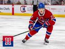 Cole Caufield des Canadiens de Montréal effectue un échec-avant lors du match intra-équipe annuel des Rouge et Blanc de l'équipe, le 24 septembre 2023.