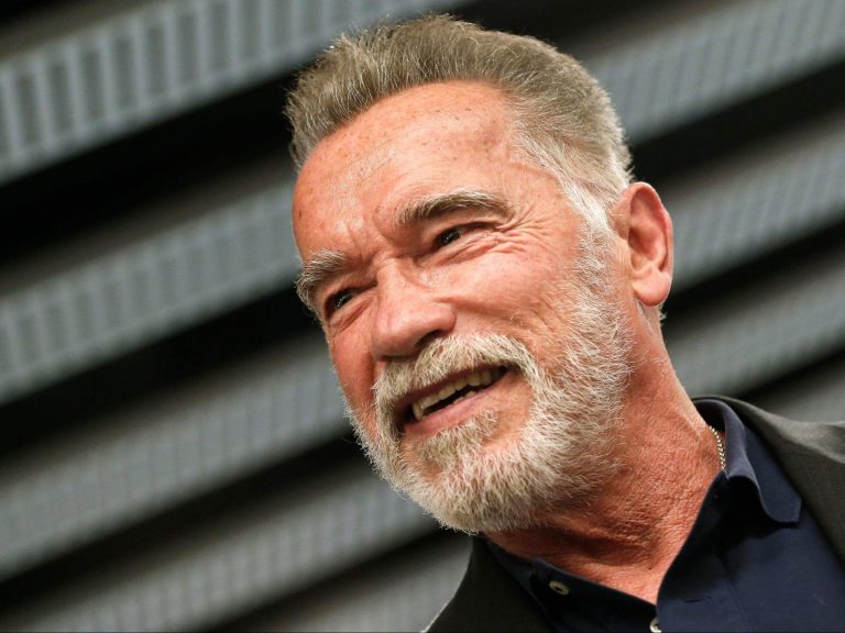 Arnold Schwarzenegger met en garde l’Amérique contre la création d’une « génération de mauviettes »