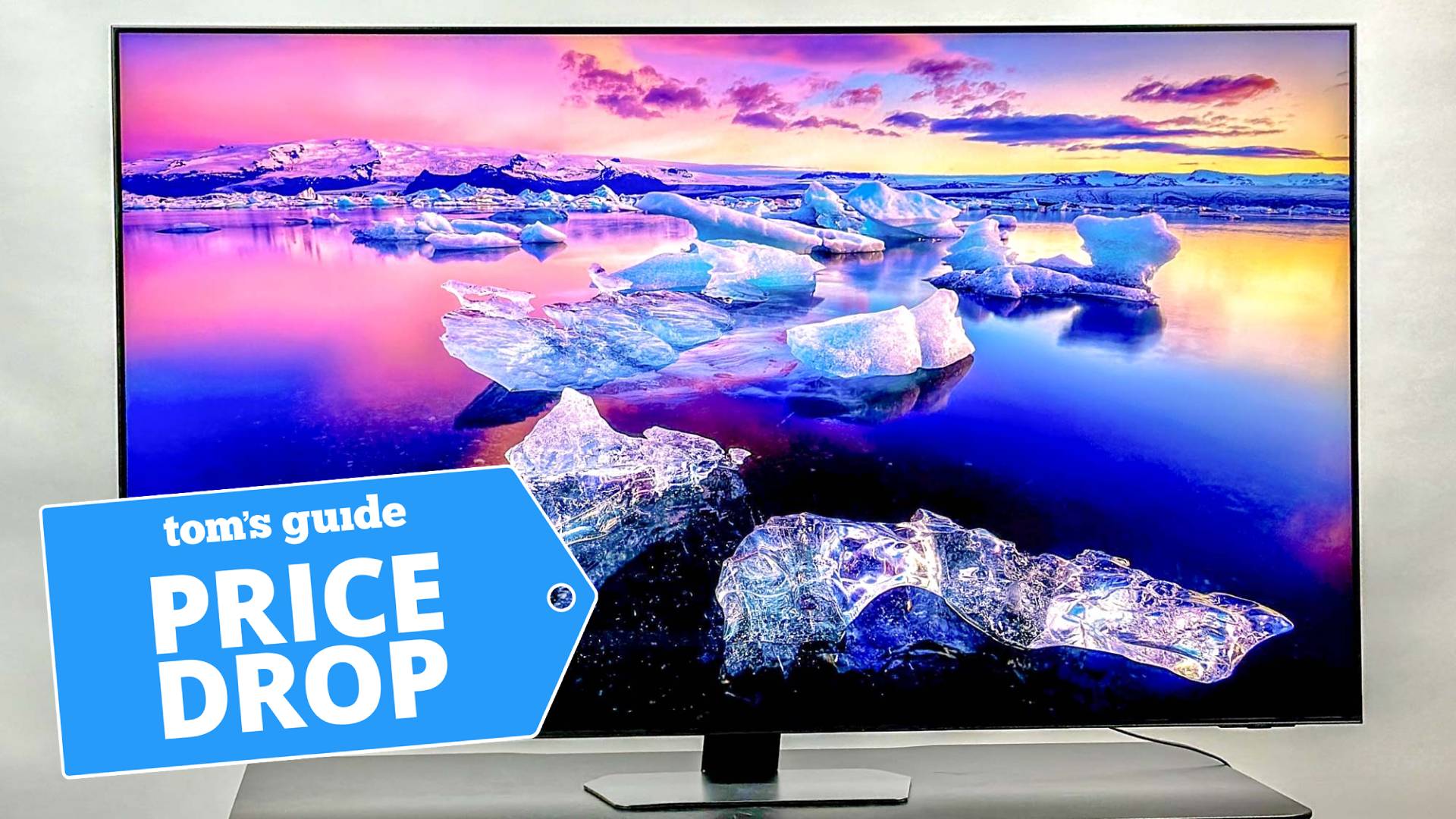 Téléviseur QLED Samsung QN90C affichant du contenu