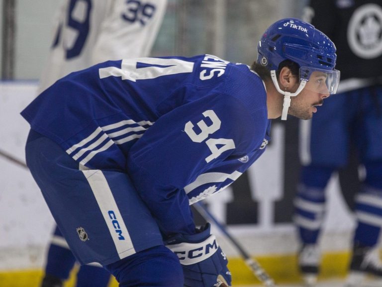 SIMMONS : Une nouvelle saison des Maple Leafs apporte une autre nouvelle version d’Auston Matthews