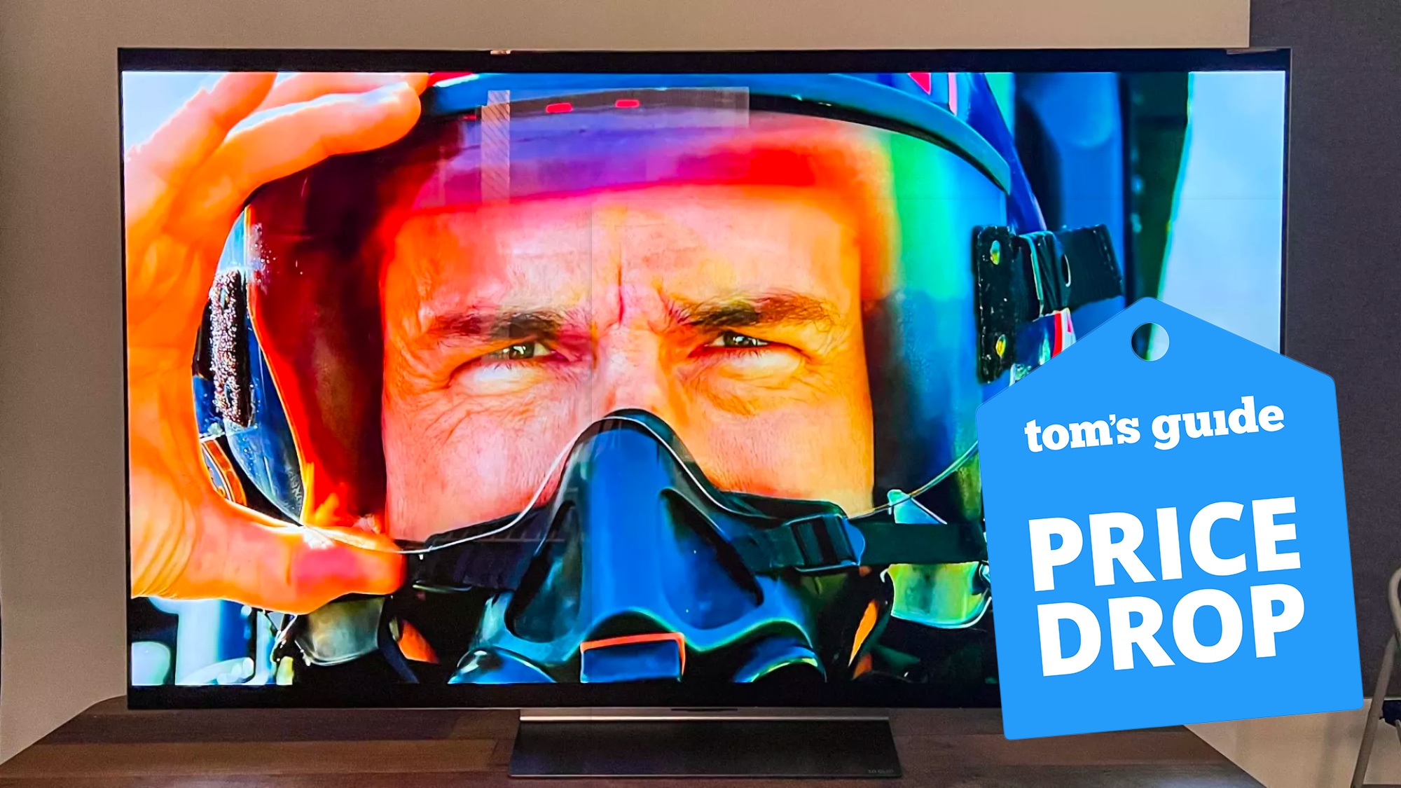 LG C2 OLED montrant Top Gun : Maverick avec une étiquette d'offre Price Drop