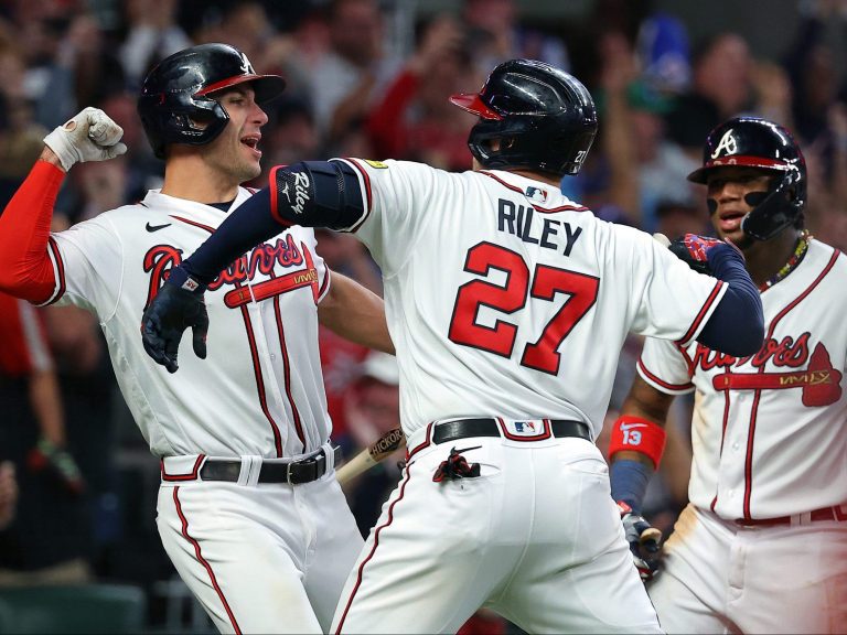 Les Braves se rassemblent pour une victoire de 5-4 contre les Phillies sur les circuits de d’Arnaud et Riley