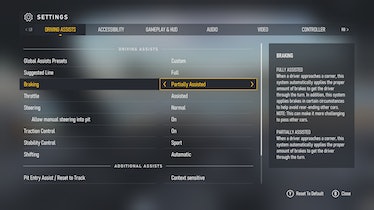 Réglage de l'assistance au freinage Forza Motorsport sur Partiellement Assisté.