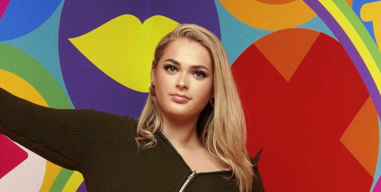 Ella de MAFS UK fait l'éloge du "courage" de Hallie de Big Brother après sa sortie sur scène
