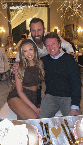 LA FAMILLE D'ABORD : Paulina Gretzky, Dustin Johnson et Wayne Gretzky dans une image publiée sur son histoire Instagram le vendredi 27 janvier 2023.