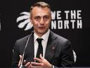 L'entraîneur-chef des Raptors de Toronto, Darko Rajakovic, s'exprime lors de la journée des médias le 2 octobre 2023, à Toronto.