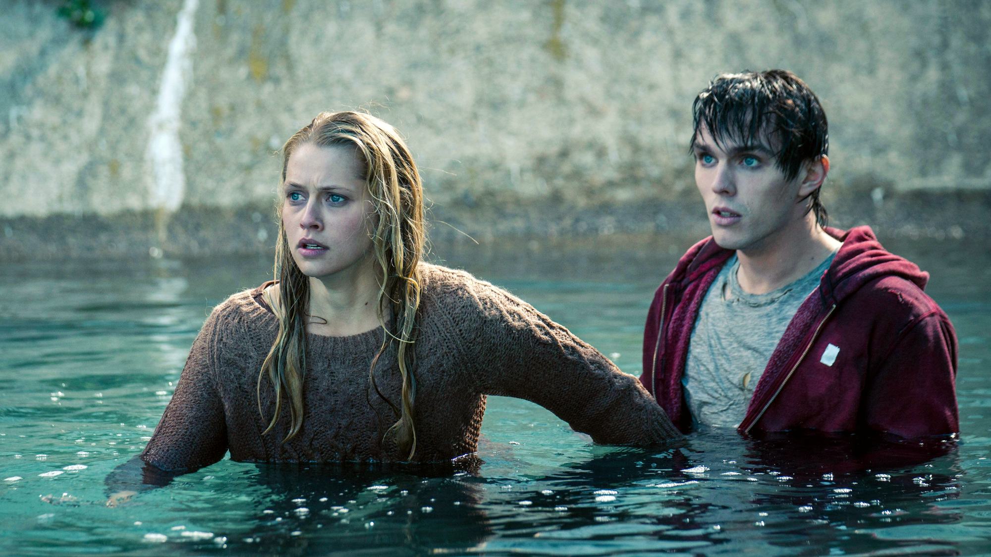 Teresa Palmer et Nicholas Hoult dans Warm Bodies