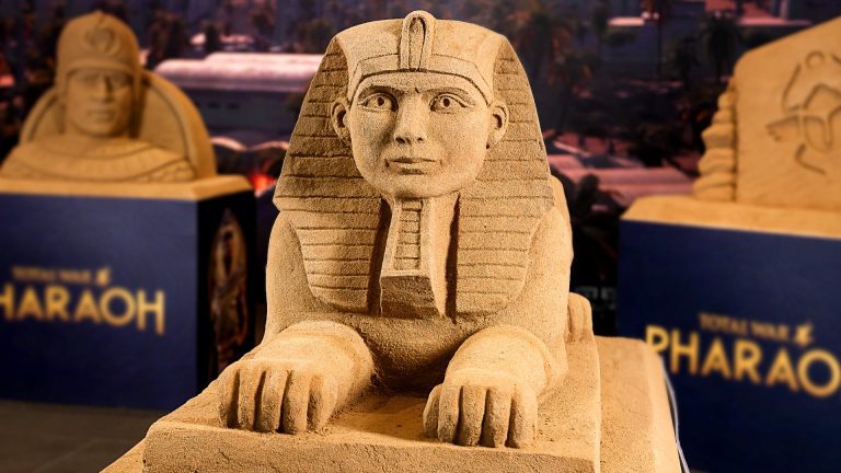 Sega construit des répliques de Pyramid et Sphinx pour le lancement de Total War Pharaoh
