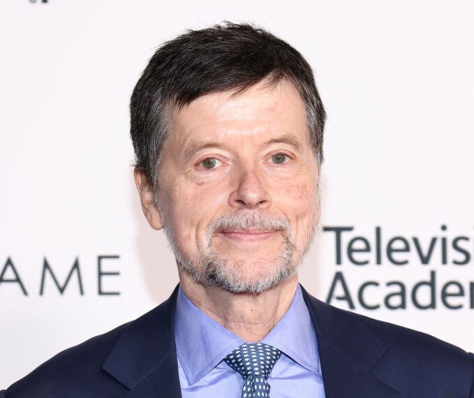 Ken Burns et l'American Buffalo, "Daily Show" revient avec des hôtes invités, "Blanche-Neige" remasterisé, Football contre Baseball
